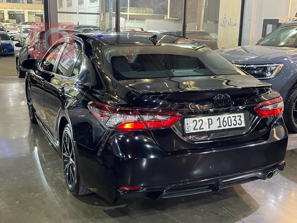 تۆیۆتا کامری